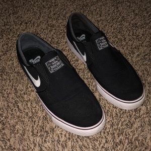 Nike SB Janoski Black Canvas Slip-On (Men 7.5)